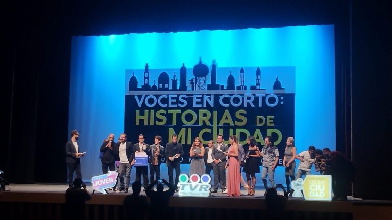 Primer lugar en el concurso municipal de cine: VOCES EN CORTO